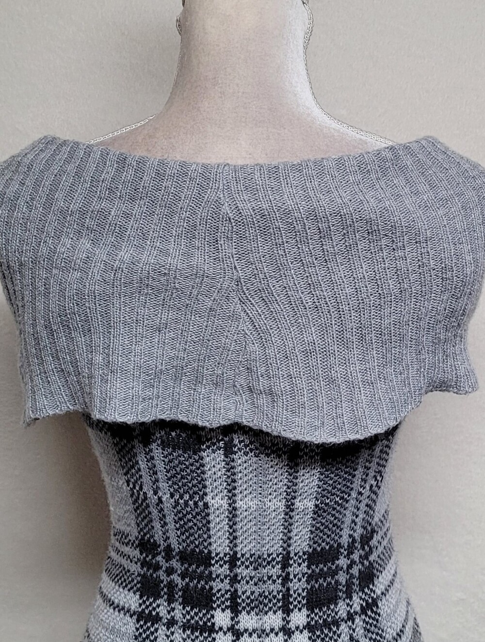 90s Vintage Say What Gray Plaid Cowl-neck Off-Shoulder Bodycon Mini Dress Small - Picture 8 of 11